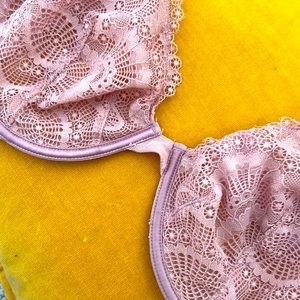 VICTORIAS SECRET:  Lace Underwire Bra